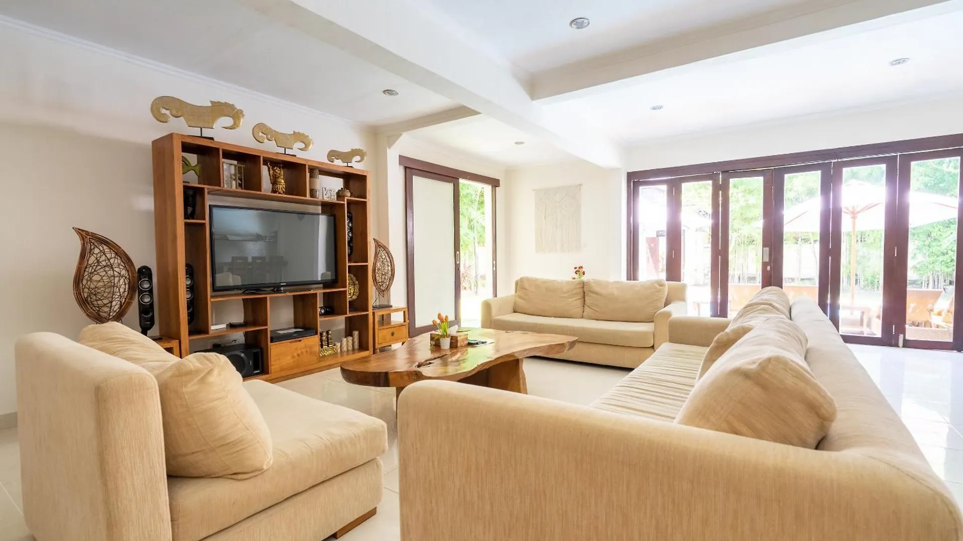 10 Bedroom Villa Vista Seminyak