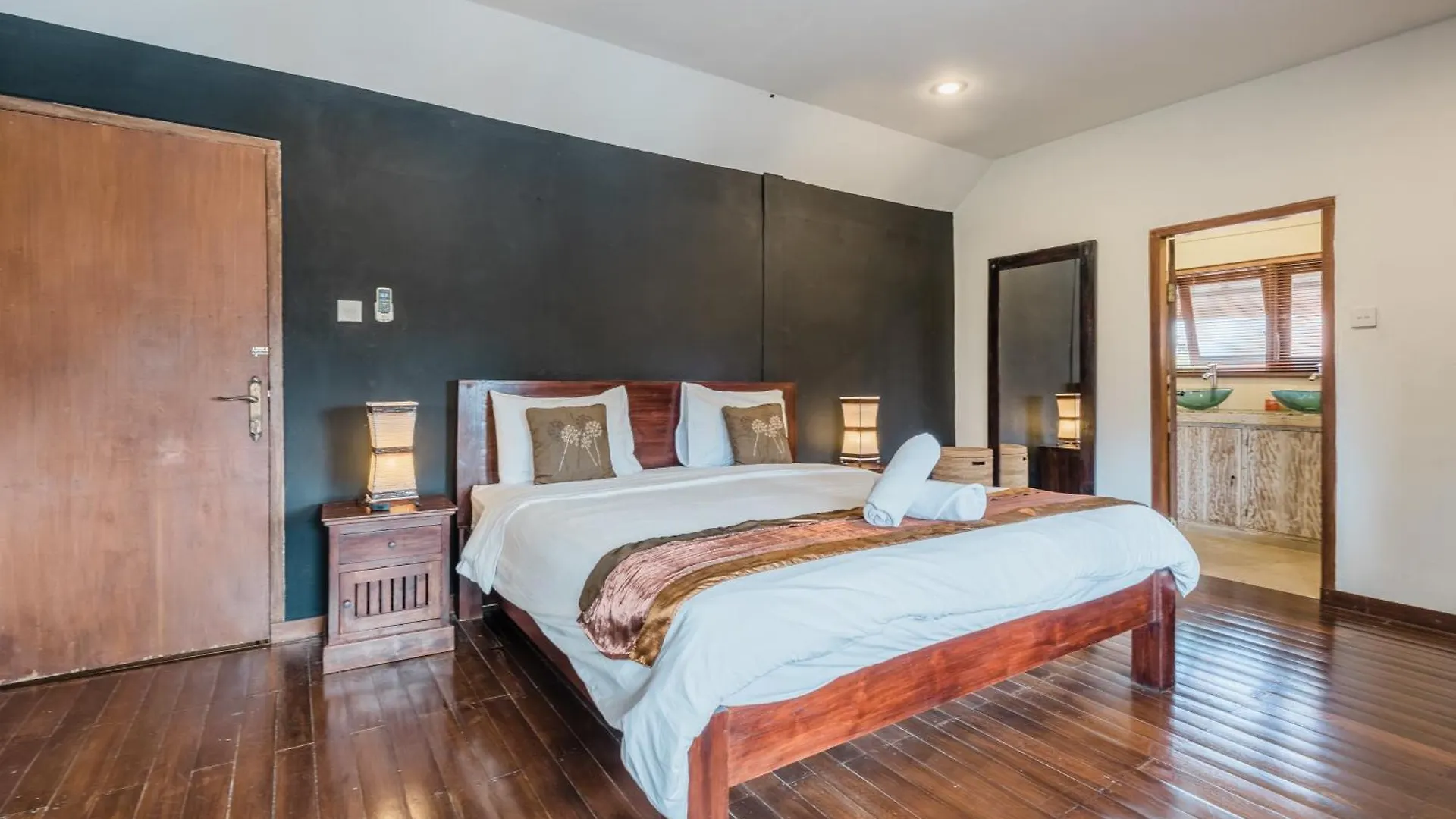 10 Bedroom Villa Vista Seminyak