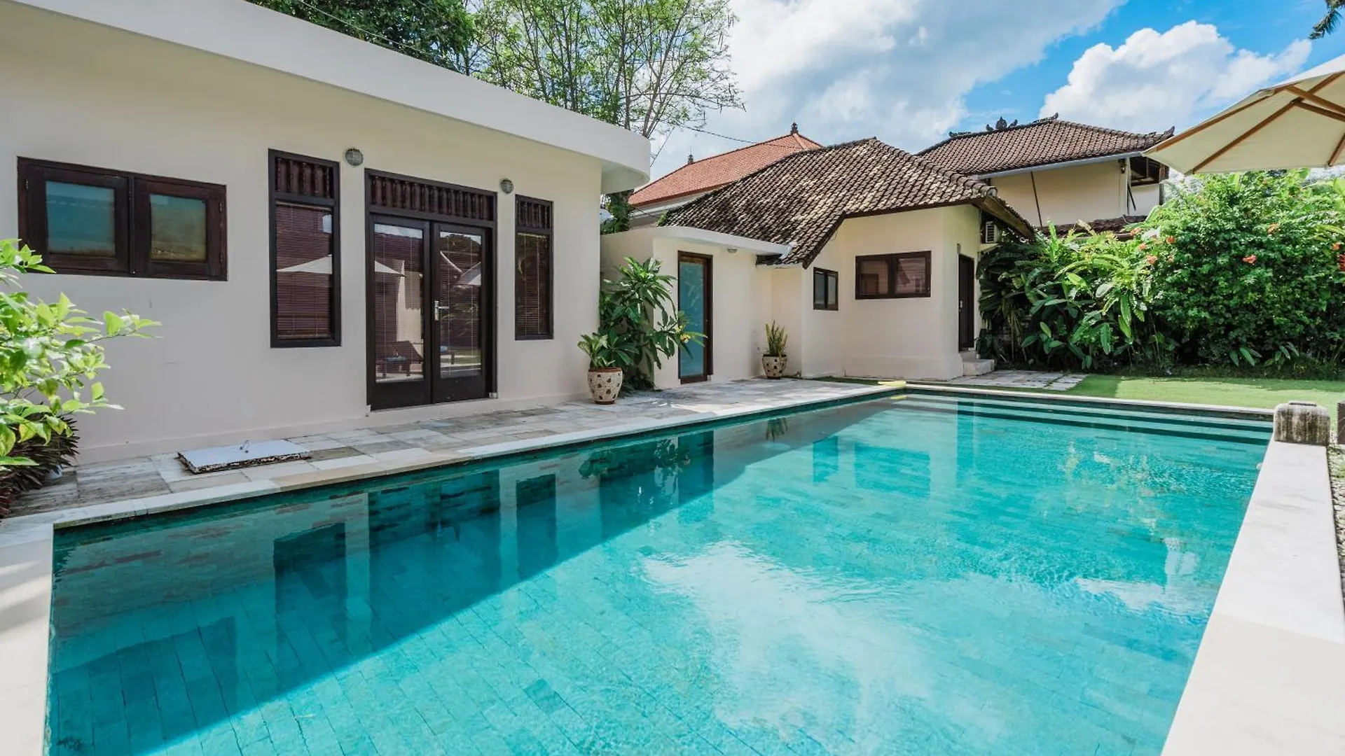 10 Bedroom Villa Vista Seminyak