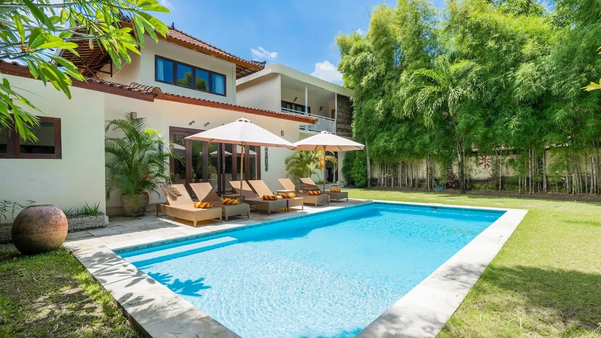 10 Bedroom Villa Vista Seminyak